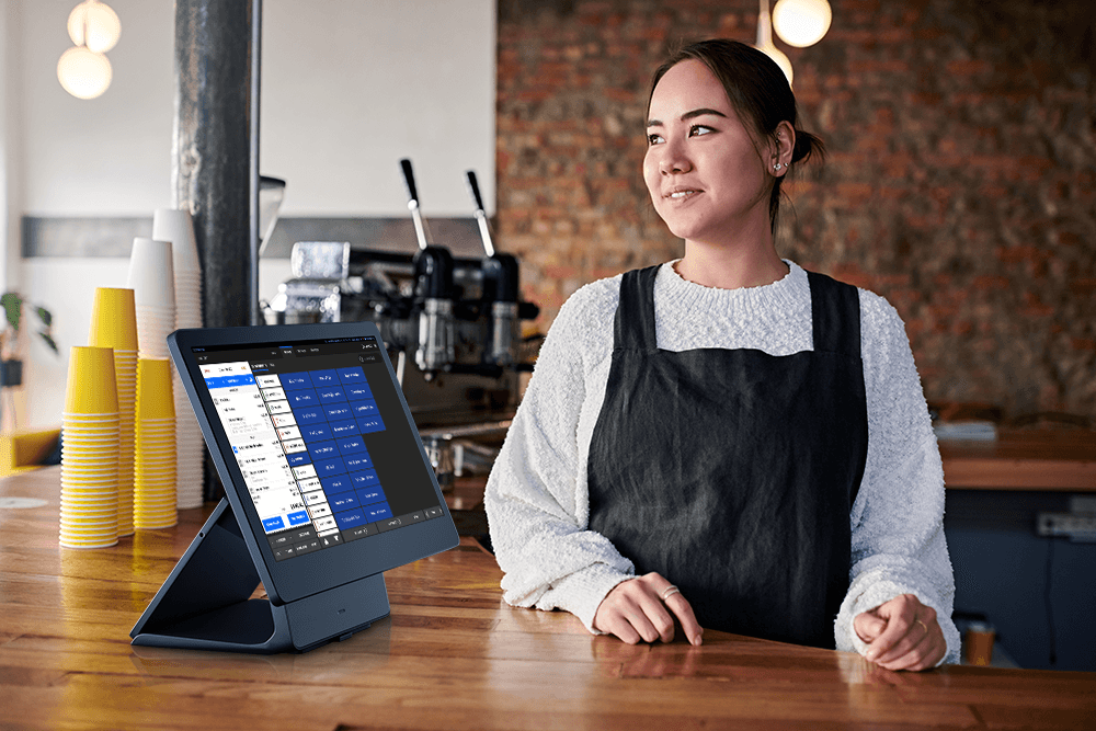 Restaurant manager using Shift4 Dine